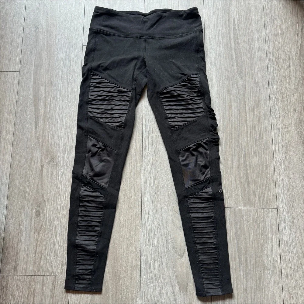 Alo Yoga Moto Leggings Black Ribbed Quilted Mesh Performance S Athletic W5494R
